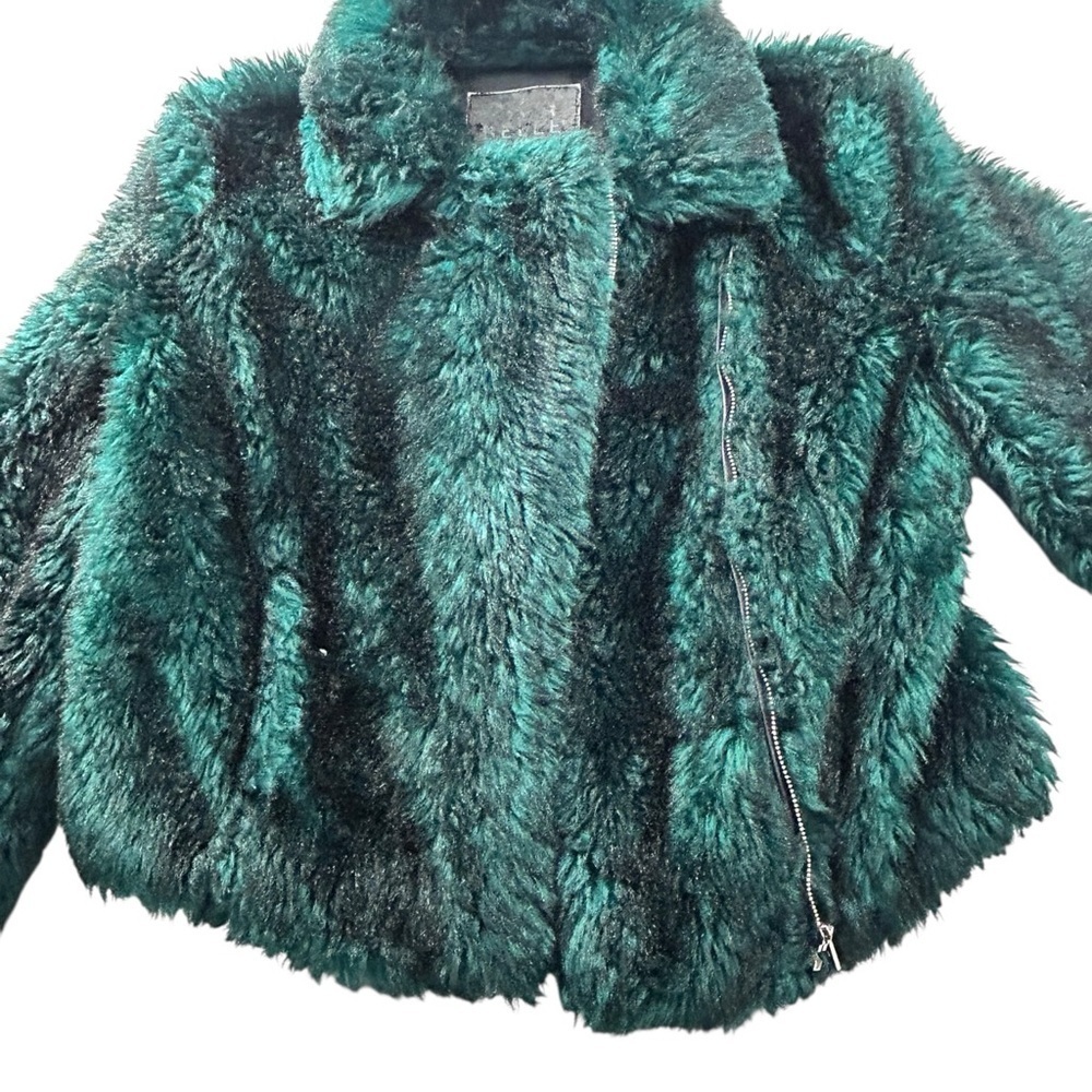BELLE VERE | Emerald Green Faux Fur Moto Jacket (XS) - Picture 8 of 12